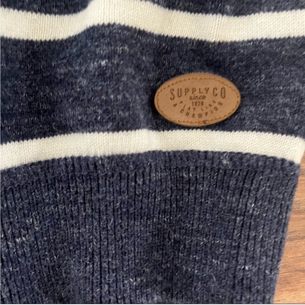 {preloved} Boy’s H & M Striped Hooded Sweater Size 6-7 - Picture 3 of 4
